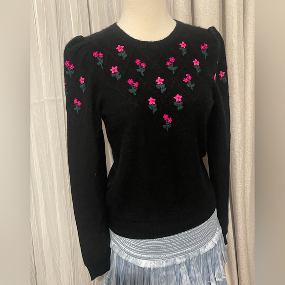 Aqua Cashmere black sweater with beautiful hot pink flowers size XS - Picture 5 of 8